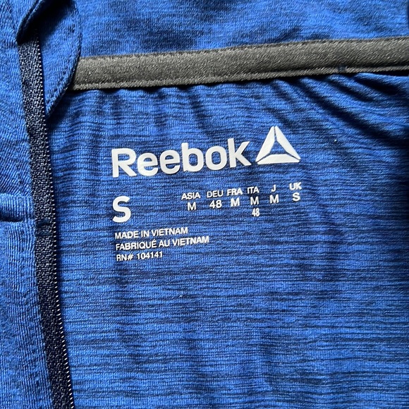 Reebok Light Weight 1/4 Zip - Picture 3 of 3